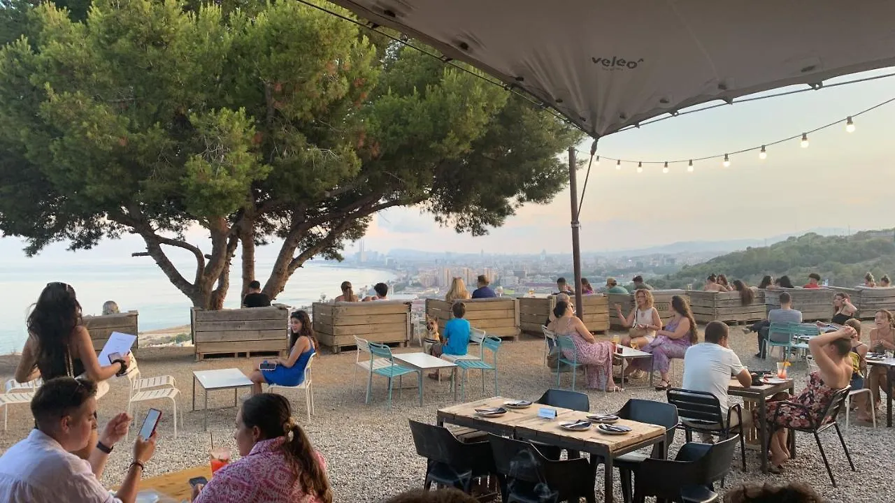 Homestay Lemon Tree Guest House Tiana Spain