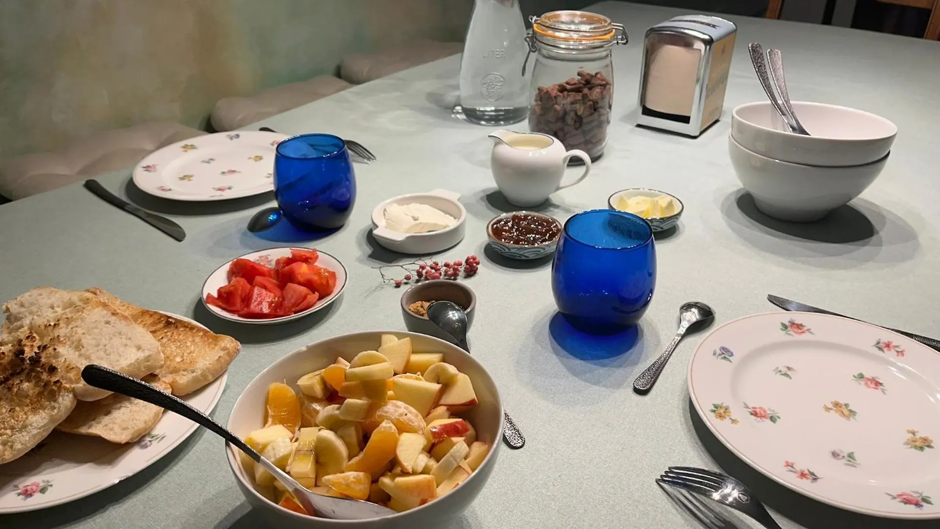 Homestay Lemon Tree Guest House Tiana Spain